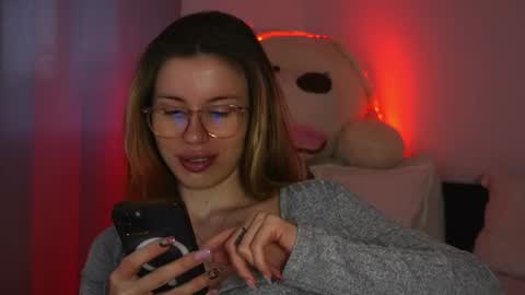 Snapshot of aelia_anara chatting on 05-11-26, 05:43 Aelia online show from 05-11-26, 05:43