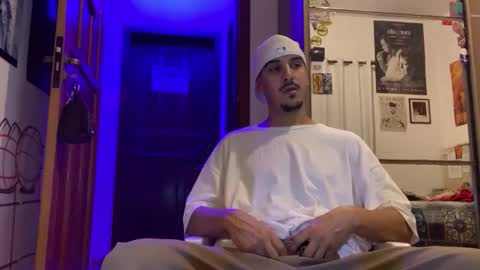 Luci online show from 11-30-25, 04:05