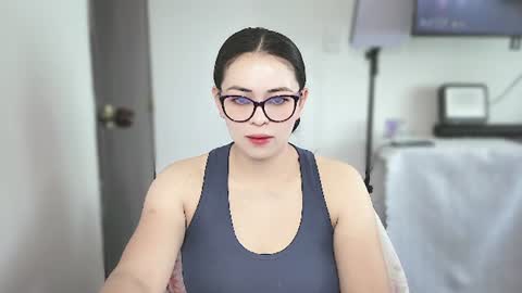 lia online show from 06-23-26, 03:54