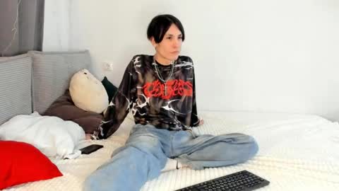 Theo online show from 04-23-26, 09:17