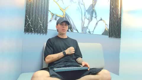 Snapshot of aethon_noir chatting on 11-06-25, 03:02 AETHON online show from 11-06-25, 03:02