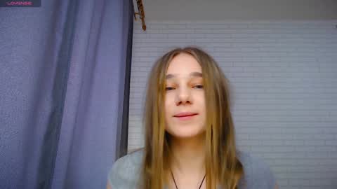Snapshot of afeliya_shy chatting on 02-06-25, 10:48 afeliya_shy online show from 02-06-25, 10:48