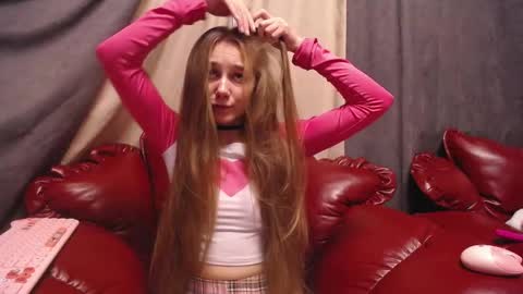 Snapshot of afeliya_shy chatting on 09-15-25, 07:03 afeliya_shy online show from 09-15-25, 07:03