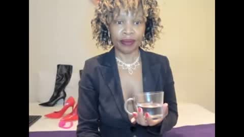 AfricanSquirtQueen online show from 05-18-26, 03:57