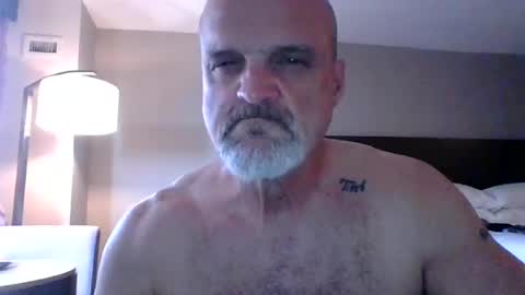 Snapshot of afr10221966 chatting on 06-12-26, 08:19 afr10221966 online show from 06-12-26, 08:19