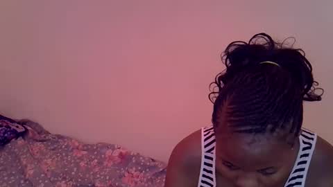 Snapshot of african_beuty20 chatting on 05-19-26, 10:54 Wendy online show from 05-19-26, 10:54