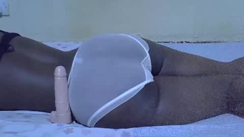 Snapshot of african_pussy2 chatting on 03-04-25, 04:52 african_pussy2 online show from 03-04-25, 04:52