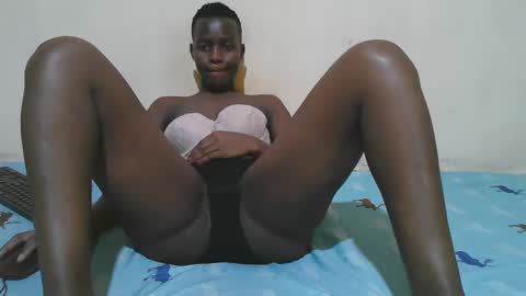 Snapshot of african_pussy2 chatting on 03-06-25, 08:30 african_pussy2 online show from 03-06-25, 08:30