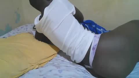 Snapshot of african_pussy2 chatting on 11-15-25, 02:20 african_pussy2 online show from 11-15-25, 02:20