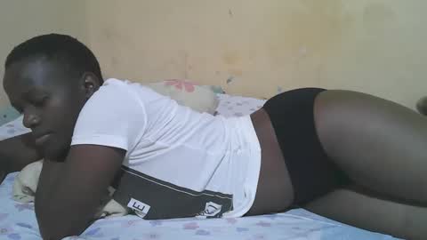 Snapshot of african_pussy2 chatting on 11-25-25, 06:57 african_pussy2 online show from 11-25-25, 06:57