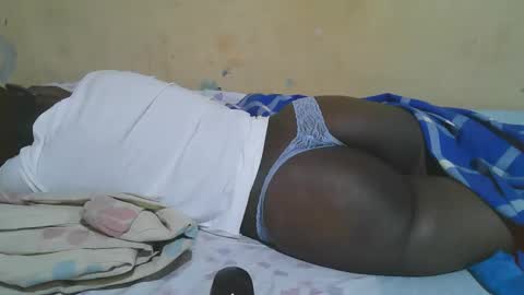 Snapshot of african_pussy2 chatting on 11-28-25, 02:14 african_pussy2 online show from 11-28-25, 02:14