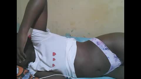 Snapshot of african_pussy2 chatting on 11-30-25, 06:01 african_pussy2 online show from 11-30-25, 06:01