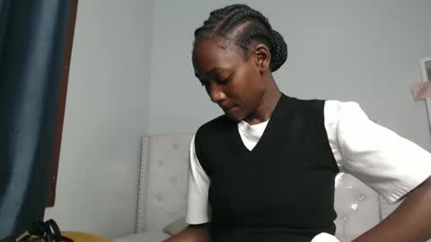 Snapshot of africanpetitequeen chatting on 09-27-25, 08:03 CIARA online show from 09-27-25, 08:03