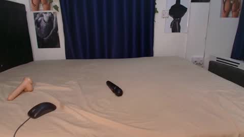 Africanpetitequeenn online show from 04-07-26, 06:52