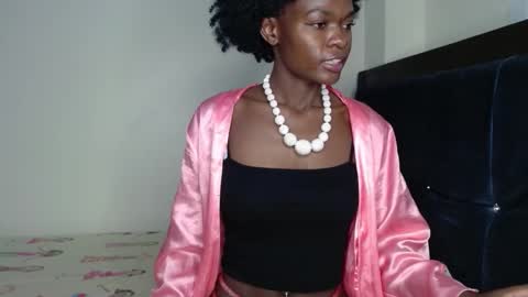 Mia online show from 09-20-25, 12:11