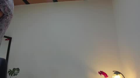 Snapshot of afrodita3123 chatting on 11-20-25, 03:01 Lorena online show from 11-20-25, 03:01