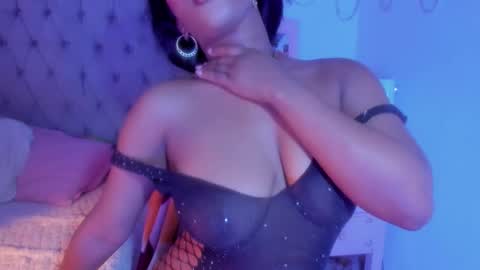 Snapshot of afrogoddes chatting on 10-18-25, 07:03 afrogoddes online show from 10-18-25, 07:03