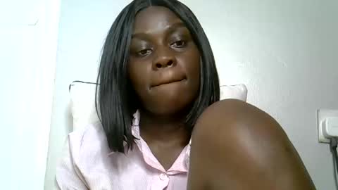 Snapshot of afronubians chatting on 09-18-25, 05:48 afronubians online show from 09-18-25, 05:48