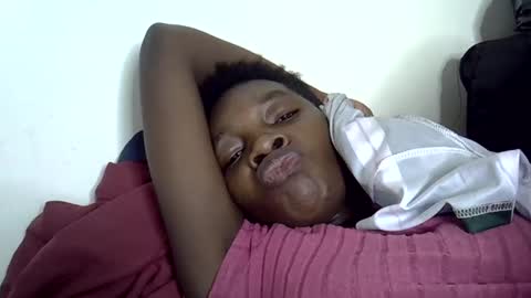 Snapshot of afronubians_ chatting on 01-27-25, 08:39 pink and josphen online show from 01-27-25, 08:39