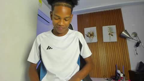 Snapshot of afrowayuu chatting on 06-05-26, 05:51 afrowayuu online show from 06-05-26, 05:51