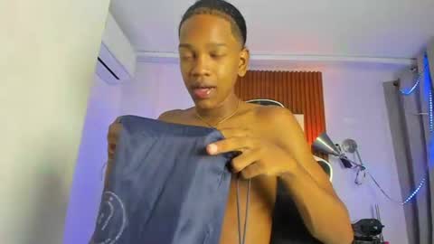Snapshot of afrowayuu chatting on 06-22-26, 11:07 afrowayuu online show from 06-22-26, 11:07