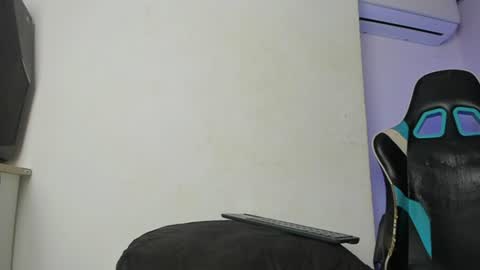 Snapshot of afrowayuu chatting on 06-27-26, 12:22 afrowayuu online show from 06-27-26, 12:22