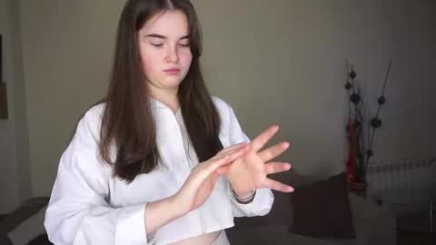 Lana  1800 - 0330 UTC   Mia 0700- 1630 UTC online show from 03-31-26, 06:14