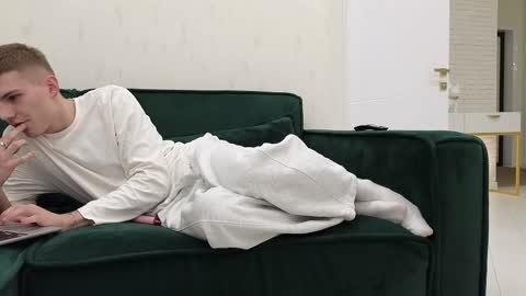 Mark online show from 04-04-26, 09:34