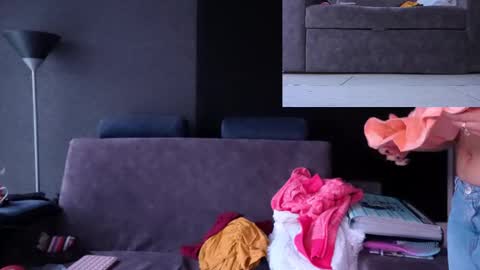 Agata Collinss online show from 10-13-25, 10:32