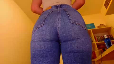 Snapshot of agatha137 chatting on 05-17-26, 12:41 Agatha online show from 05-17-26, 12:41