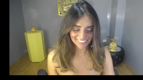 Snapshot of agatha_brooks_t chatting on 09-26-25, 12:42 AGATHA online show from 09-26-25, 12:42