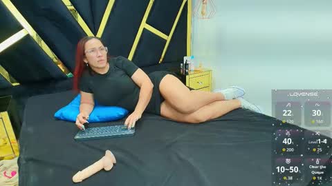 Snapshot of agatha_fit chatting on 03-15-26, 12:44 AGATHA online show from 03-15-26, 12:44