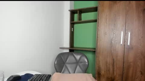 Snapshot of agatha_fox7 chatting on 05-15-26, 06:42 Agatha fox online show from 05-15-26, 06:42