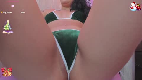 Snapshot of agatha_russh_ chatting on 12-20-24, 08:45 LUNNA online show from 12-20-24, 08:45