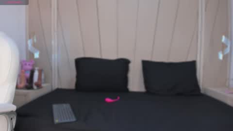 Agatha Steel online show from 09-20-25, 08:32