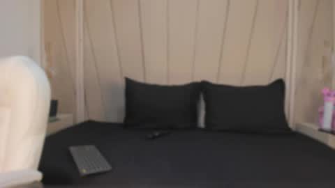 Agatha Steel online show from 04-08-26, 07:58