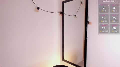 Snapshot of agatha_vixen chatting on 01-27-25, 06:20 Agatha vixen online show from 01-27-25, 06:20