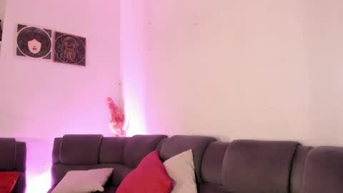 Camila     2 online show from 04-14-26, 12:38