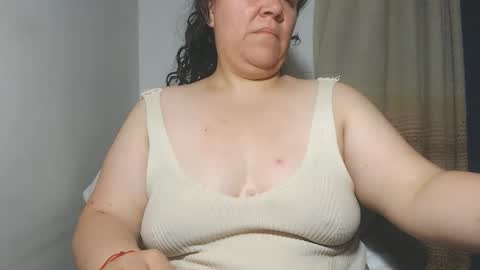 Snapshot of agathaaaa chatting on 10-10-25, 02:21 online show from 10-10-25, 02:21