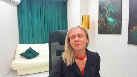 Agatha online show from 02-01-25, 10:15