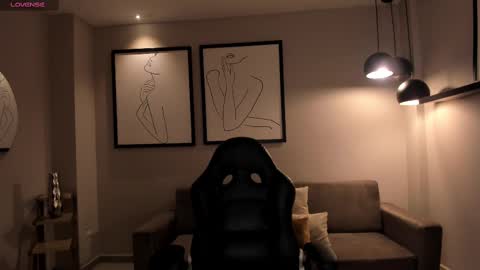 Agatha online show from 02-09-25, 11:04