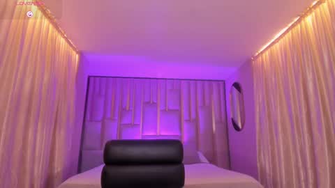 Agatha online show from 03-08-25, 01:57