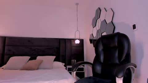 Agatha online show from 04-16-26, 09:39