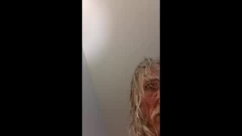 agedhardwood59618233 online show from 05-18-26, 10:04