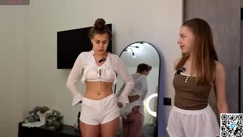 Monica and Bella online show from 06-07-26, 06:39