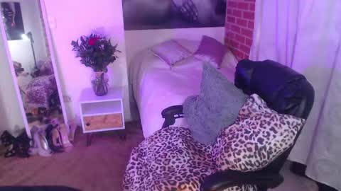 Lily online show from 07-22-26, 11:46