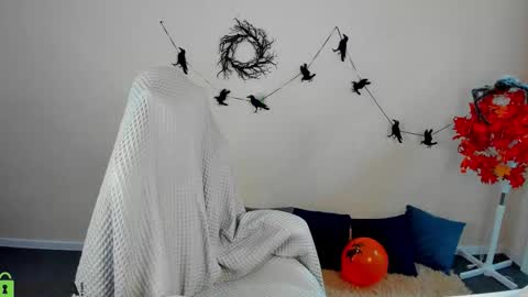 agnes wells online show from 10-31-25, 09:21