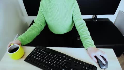 Snapshot of agnessafax_ chatting on 10-26-25, 09:37 Agnessa online show from 10-26-25, 09:37