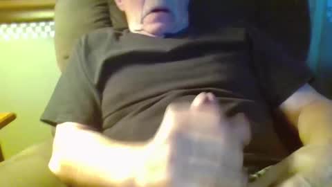 aguynrkfrd online show from 01-03-25, 10:52