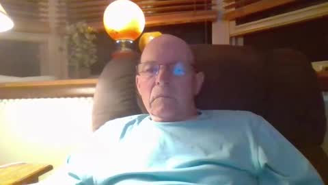 aguynrkfrd online show from 09-21-25, 09:22